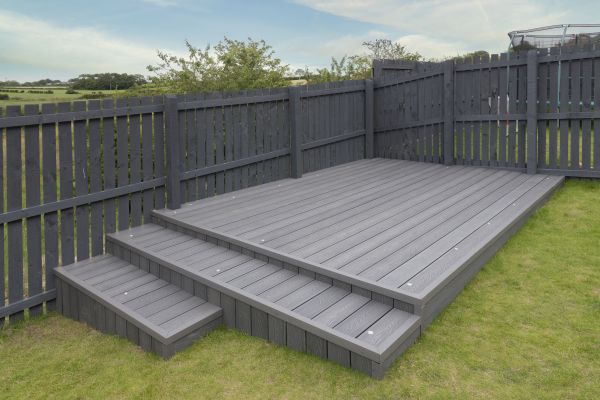 Cost of Vinyl Deck Construction in Silver Spring